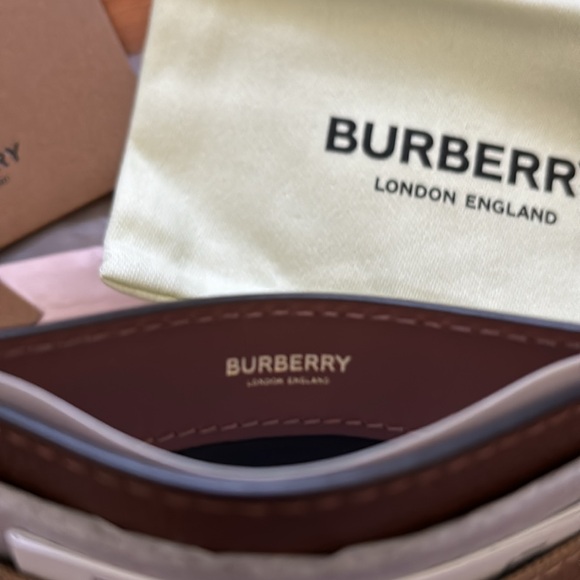 Burberry
Exploded Check Pattern Leather Card Holder w/ Tags - Picture 5 of 8